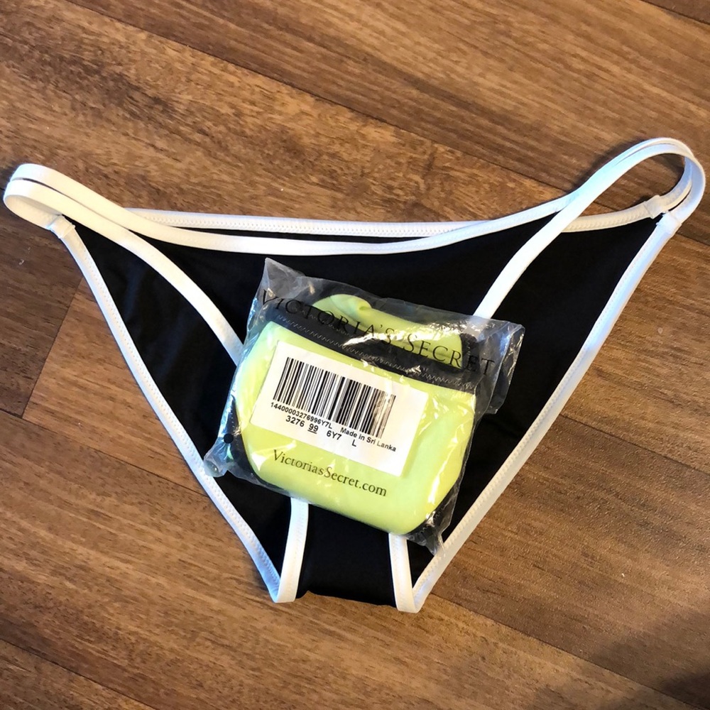 Victoria’s Secret Bikini Bottom. Size large